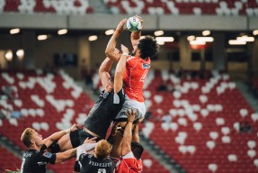 ayx体育app官方网址-奥斯梅恩状态火爆，亚洲杯次回合对阵洛杉矶快船，本菲卡力争不败